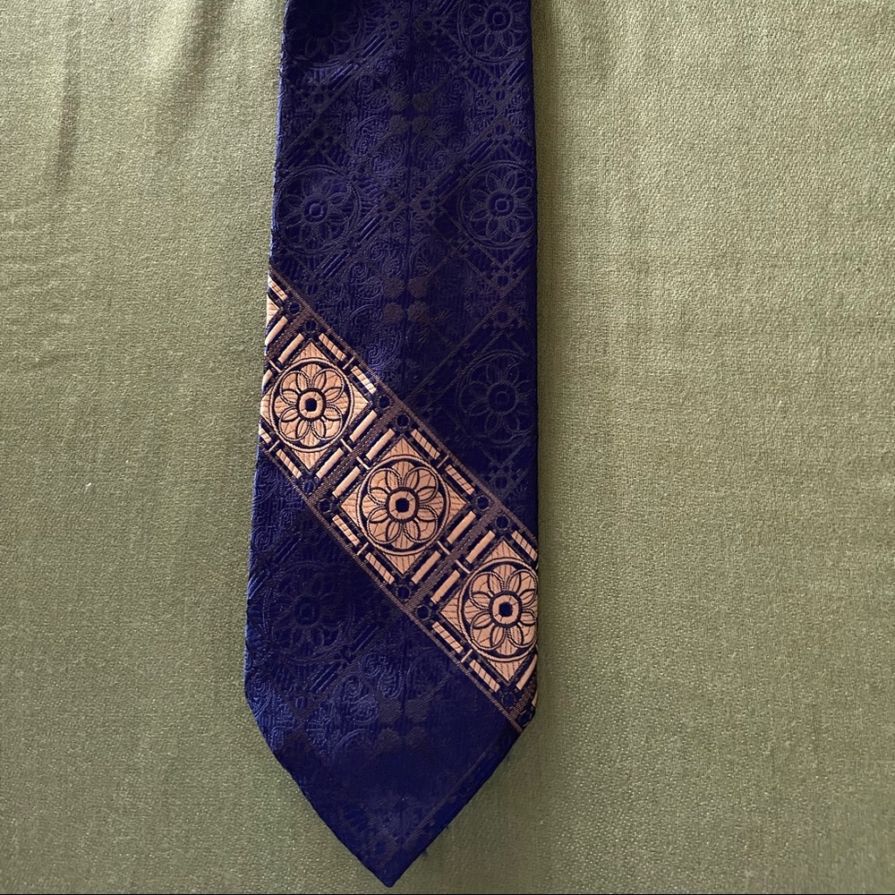 Yves Saint Laurent Tie